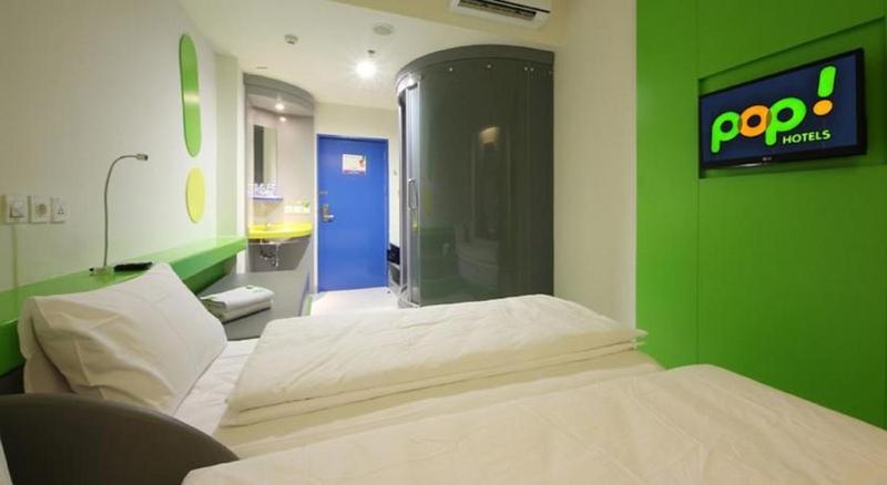 Pop! Hotel Tebet Jakarta Room photo