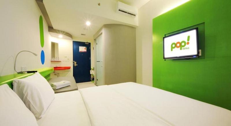 Pop! Hotel Tebet Jakarta Room photo