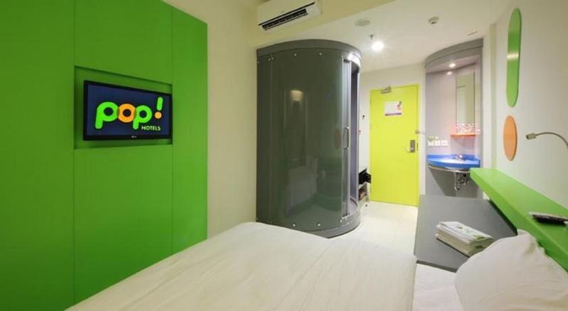 Pop! Hotel Tebet Jakarta Room photo