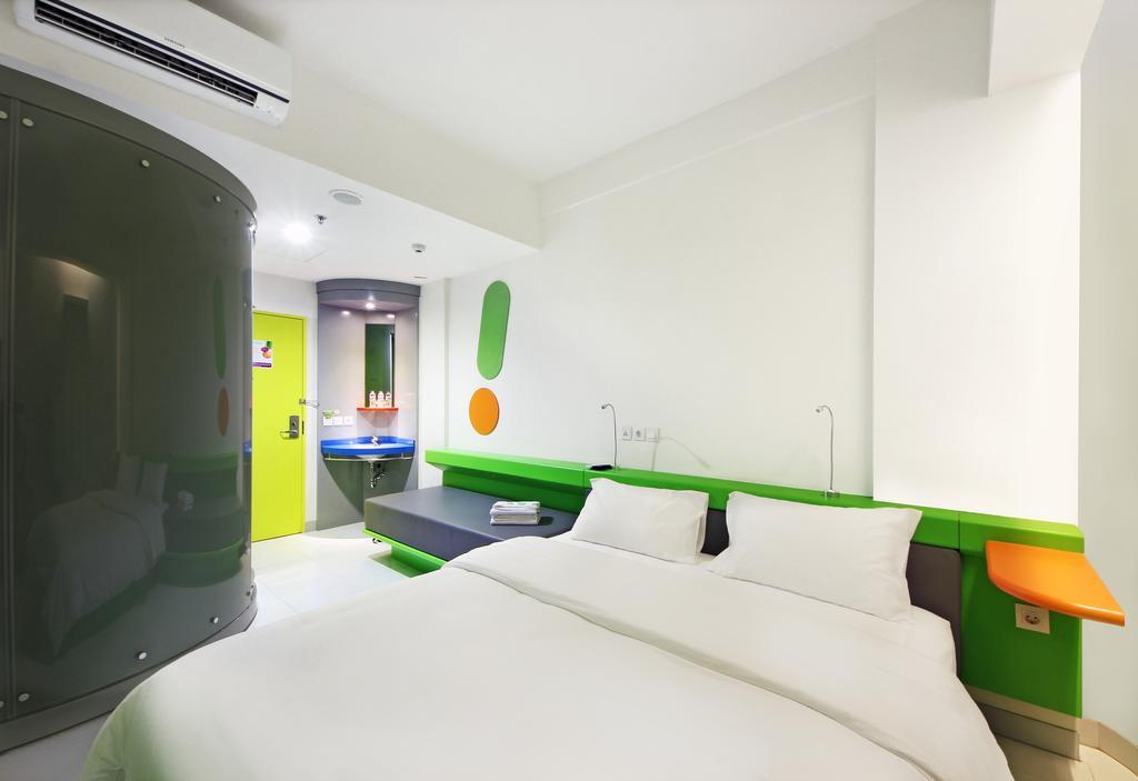 Pop! Hotel Tebet Jakarta Exterior photo