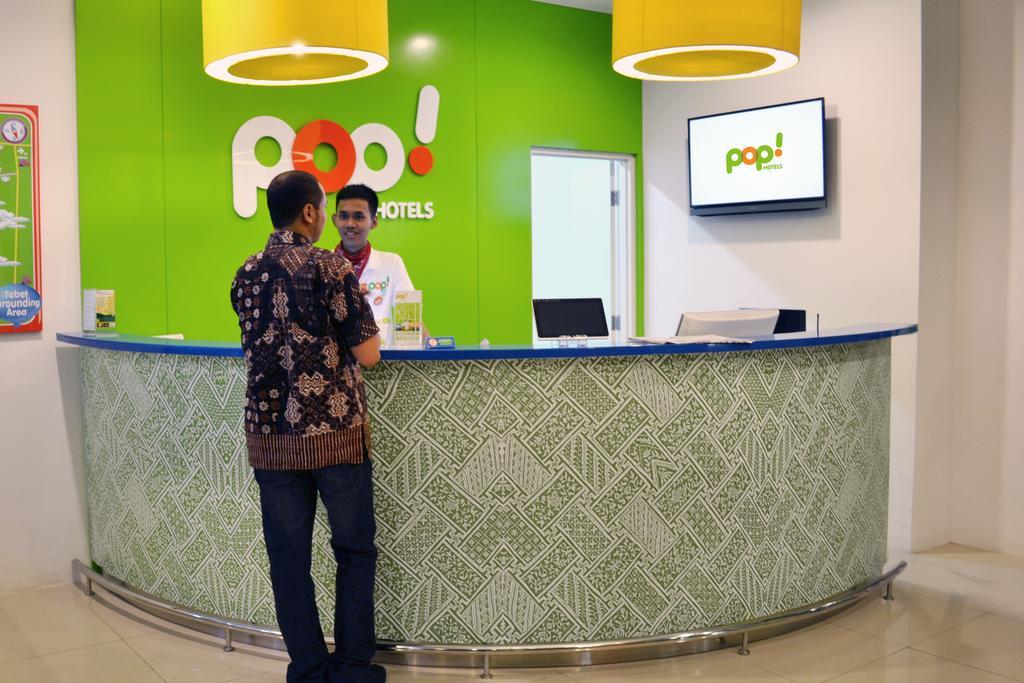 Pop! Hotel Tebet Jakarta Exterior photo