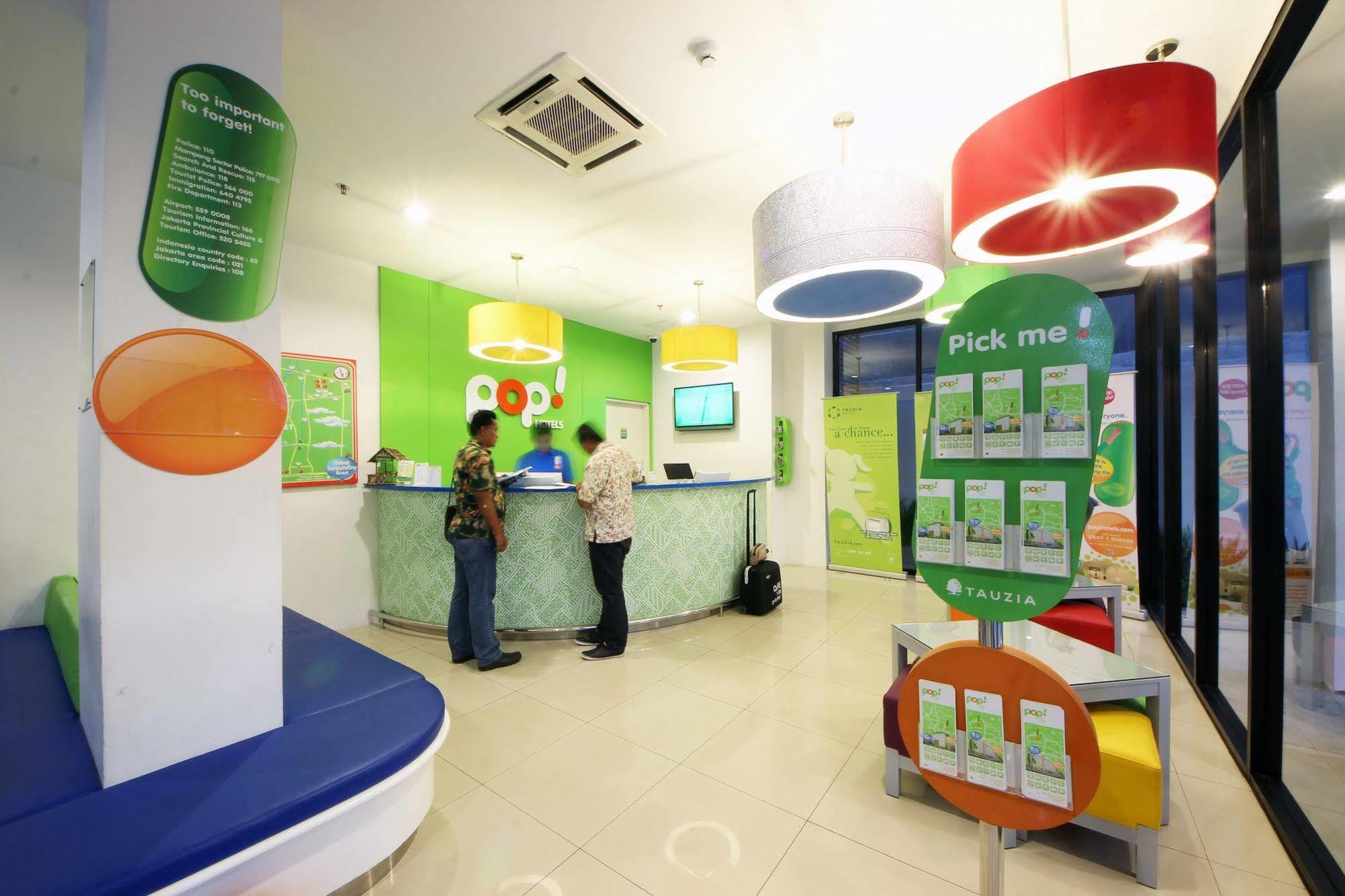 Pop! Hotel Tebet Jakarta Exterior photo